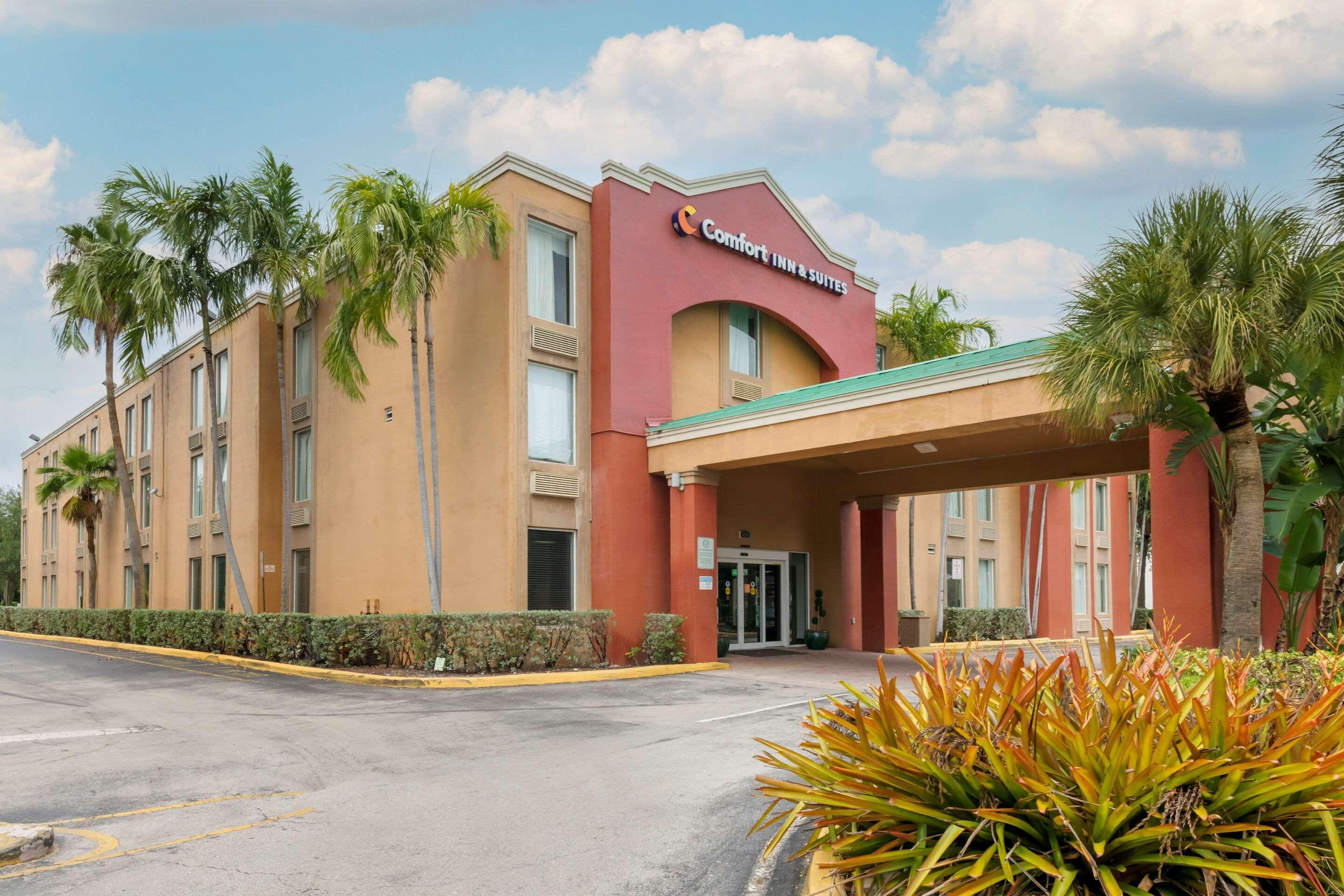 Comfort Inn & Suites Fort Lauderdale West Turnpike Экстерьер фото